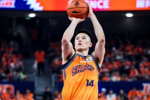 01年奥尼尔vs穆大叔